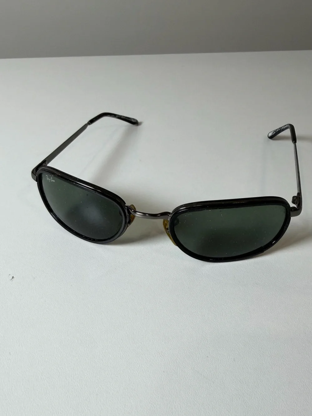 Ray-Ban Vintage RB3047 Made in Italy Black Frame Sunglasses with Green Lenses